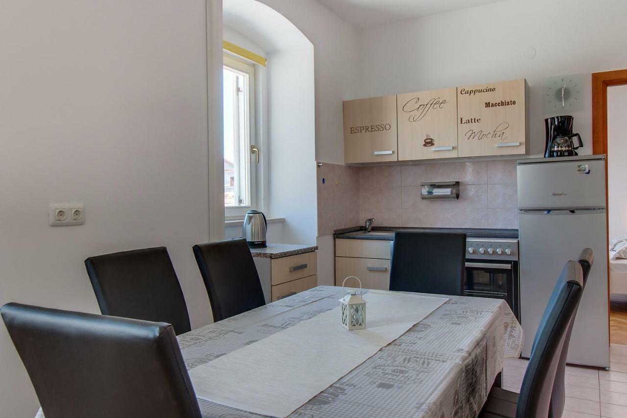 Apartments Bellus Mare Mali Lošinj Екстериор снимка