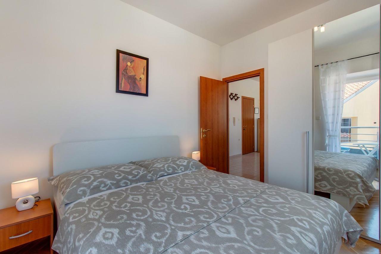 Apartments Bellus Mare Mali Lošinj Екстериор снимка
