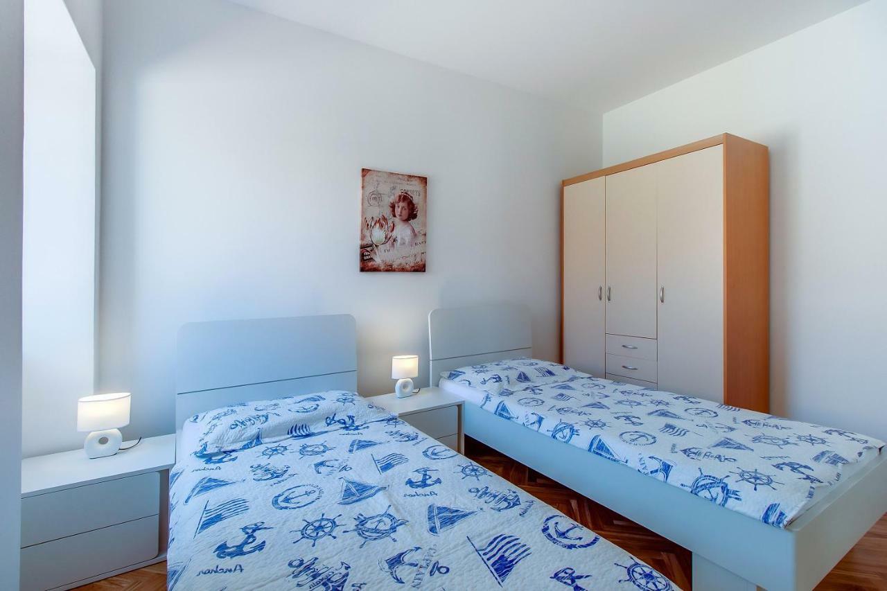 Apartments Bellus Mare Mali Lošinj Екстериор снимка